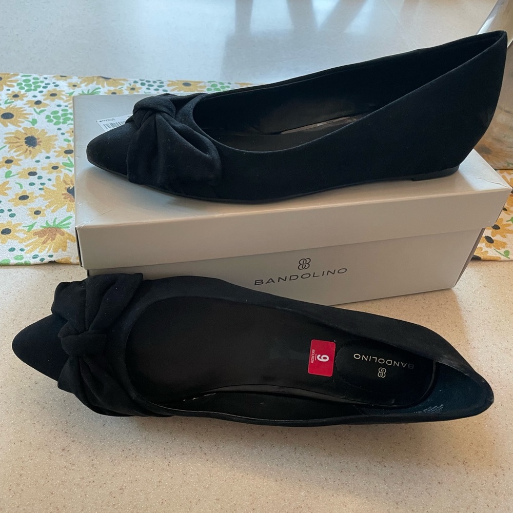 Bandolino black suede shoes